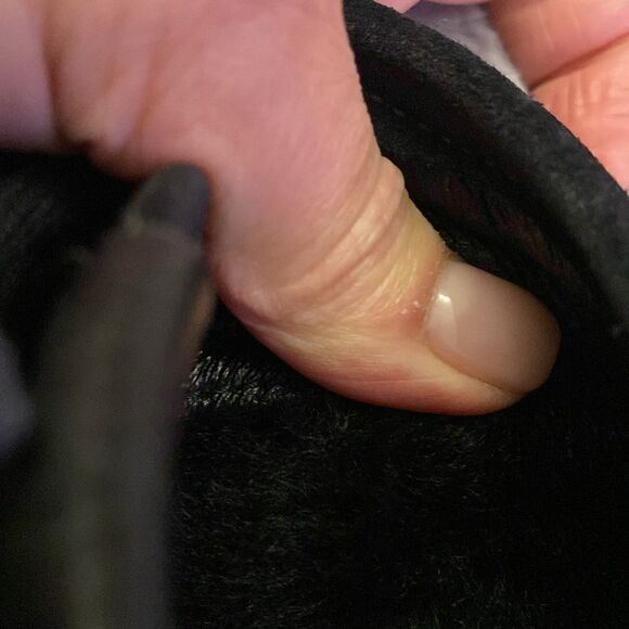 Burberry leather ( shearling inside) sneakers, size 7 - Picture 5 of 9